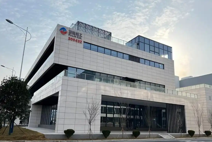 寧德時代投資4億元入股升華新材，助力新能源汽車電池材料研發